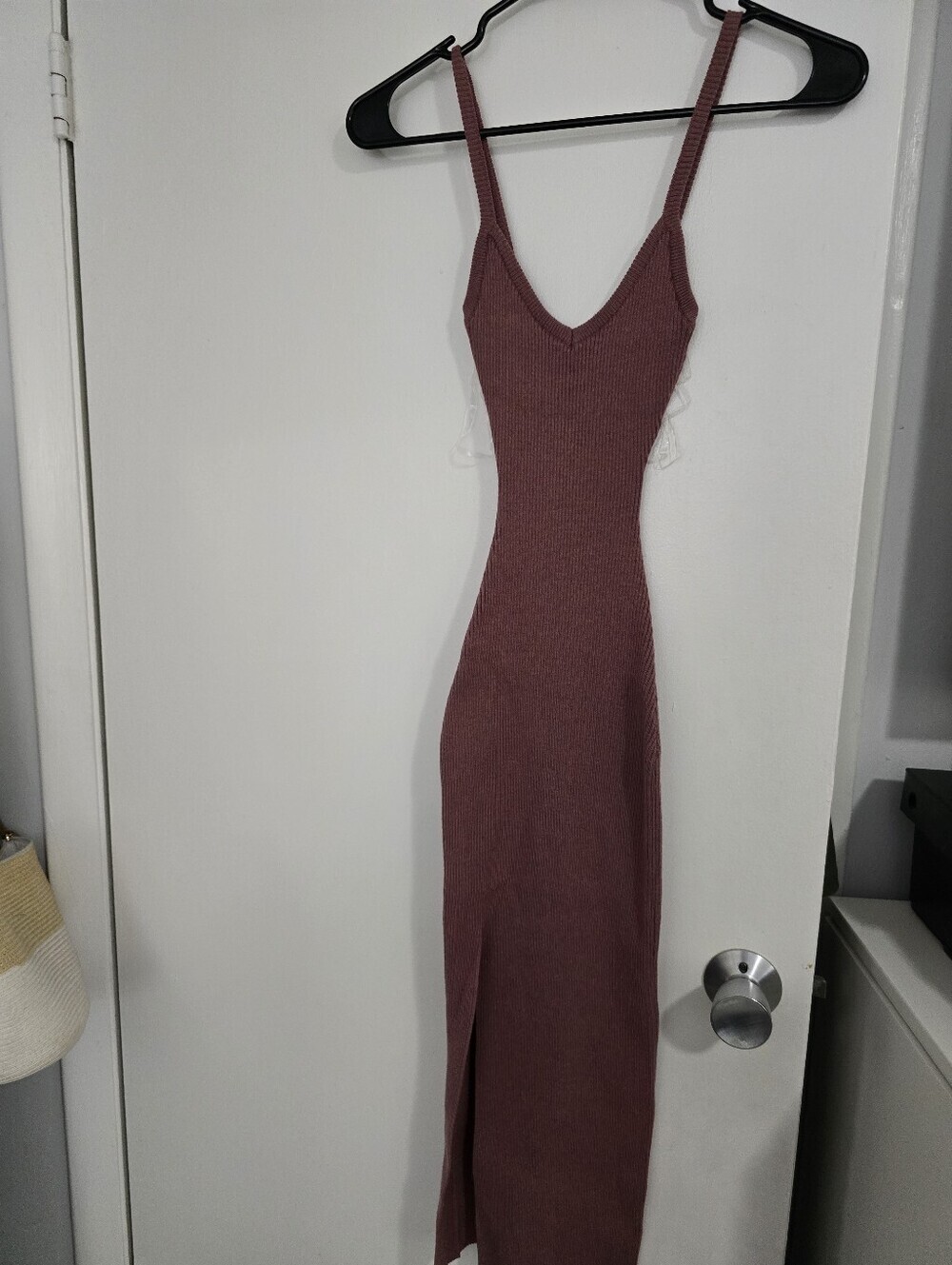 Women’s Ribbed Sleeveless V-Neck Maxi Dress - Mauve
